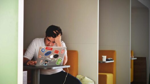 7 Strategies To Deal with Stock Market FOMO – The Ambitious Dollar