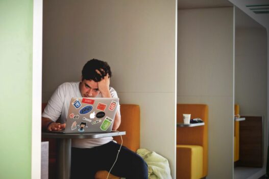 7 Strategies To Deal with Stock Market FOMO – The Ambitious Dollar