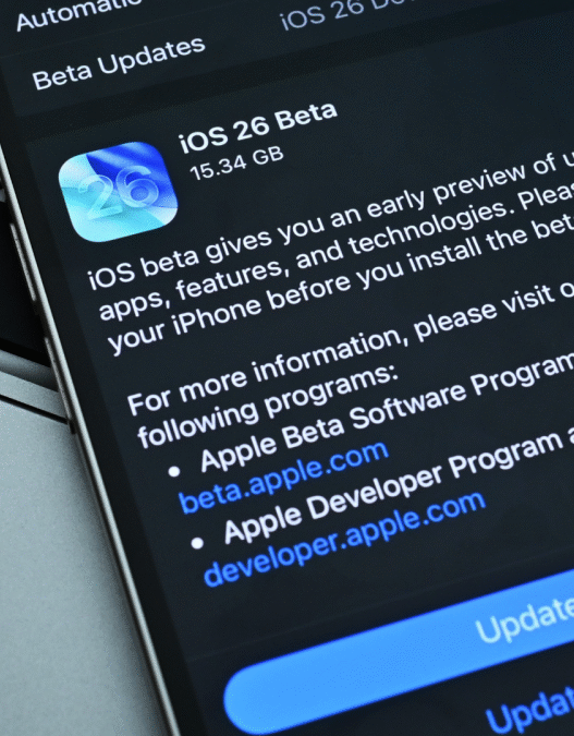 Here Is What's in the New Public iOS 26 Beta