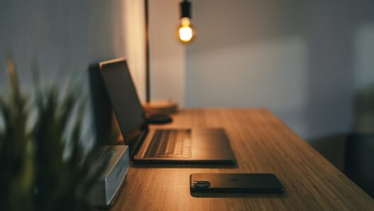 How to Create a “Distraction-Free” Focus Ritual