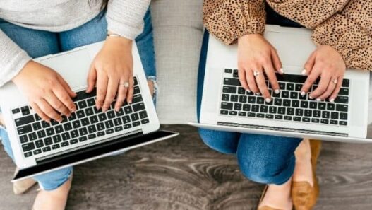 The Best Facebook Groups For Bloggers in 2025