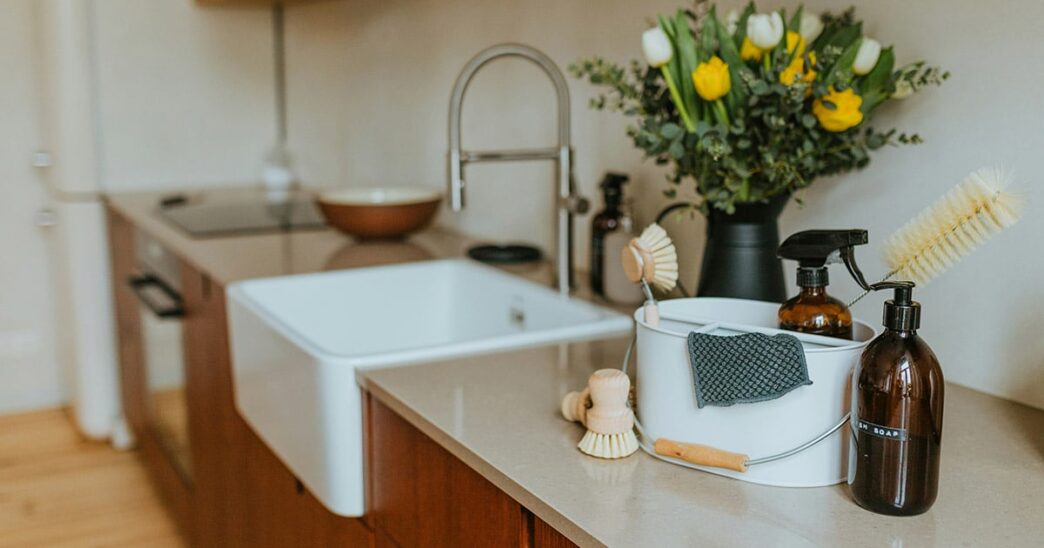 Weekend Favorites: One-minute cleaning tasks and 13 smart tips to fall back asleep