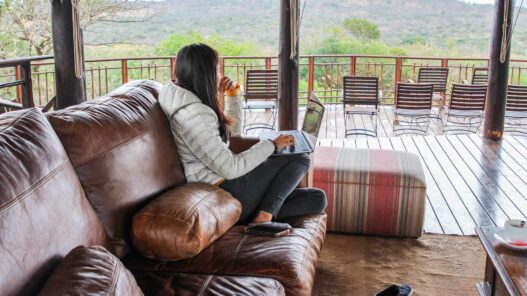 Thanda-girl laptop digital nomad travel blogger