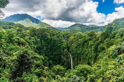 La fortuna waterfall, things to do in la fortuna, costa rica
