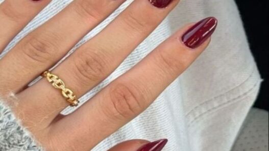 31 Winter Nails Ideas That’ll Make You Feel Instantly Chic