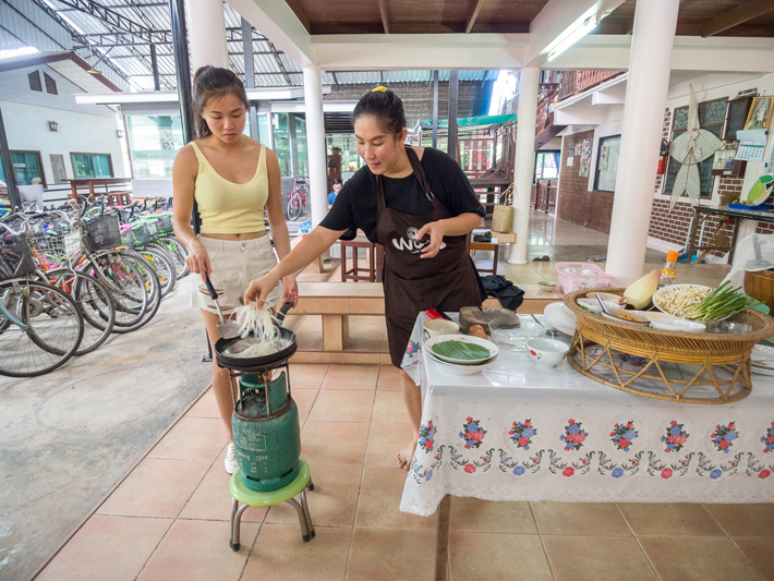 local thai cooking, Day trips from Bangkok - Amphawa Floating Market, Maeklong Railway Market, Ban Bang Phlap