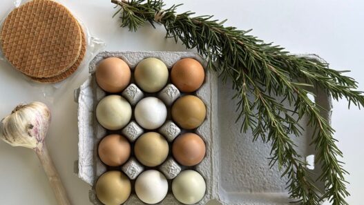 Weekend Favorites: Simple holidays + 12 inexpensive date night ideas