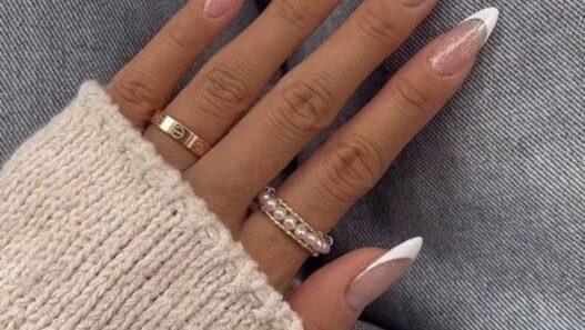 28 Valentine's Day Nails Ideas That Feel Modern and Romantic