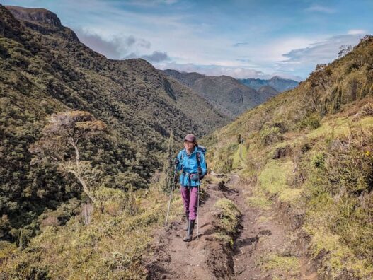 hiking-cocora-valley-valle-de-cocora-salento-colombia