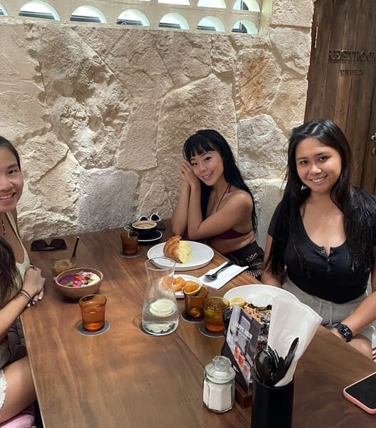 Revolver_best cafes in bali Indonesia