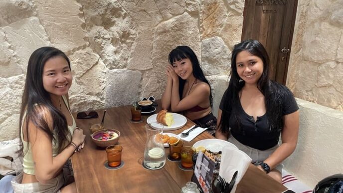 Revolver_best cafes in bali Indonesia