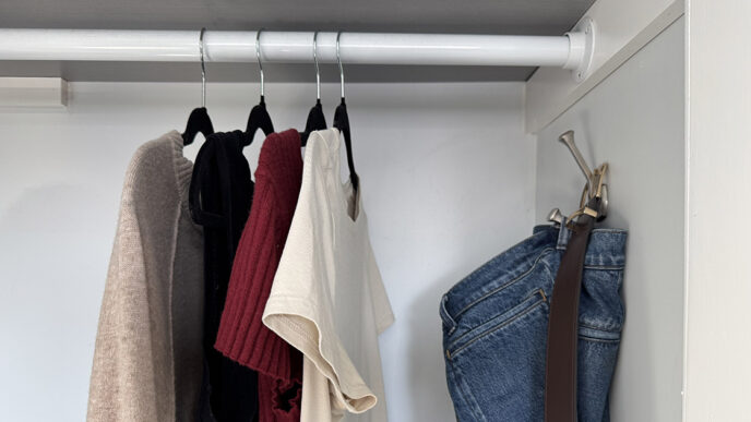 The Capsule Wardrobe Formula That Makes Getting Dressed So Much Easier