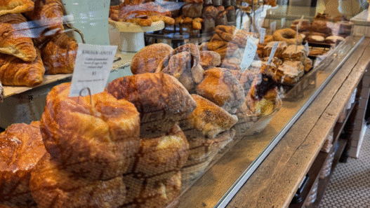 Weekend Favorites: living with less noise + a map of happiness