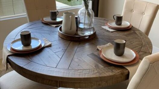 16 Round Table Centerpiece Ideas for a Beautifully Styled Table