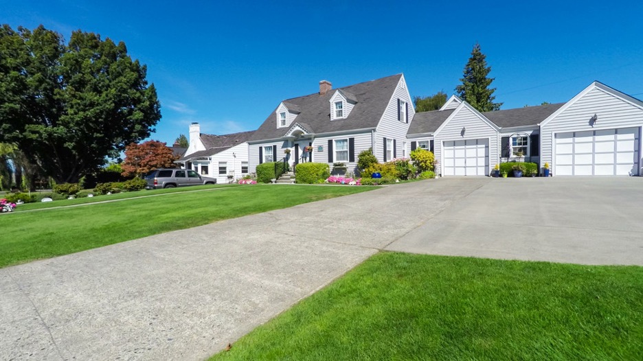 How Does Landscaping Contribute to Home Value?