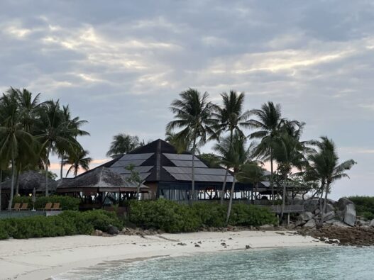 Batu batu check in, batu batu resort review